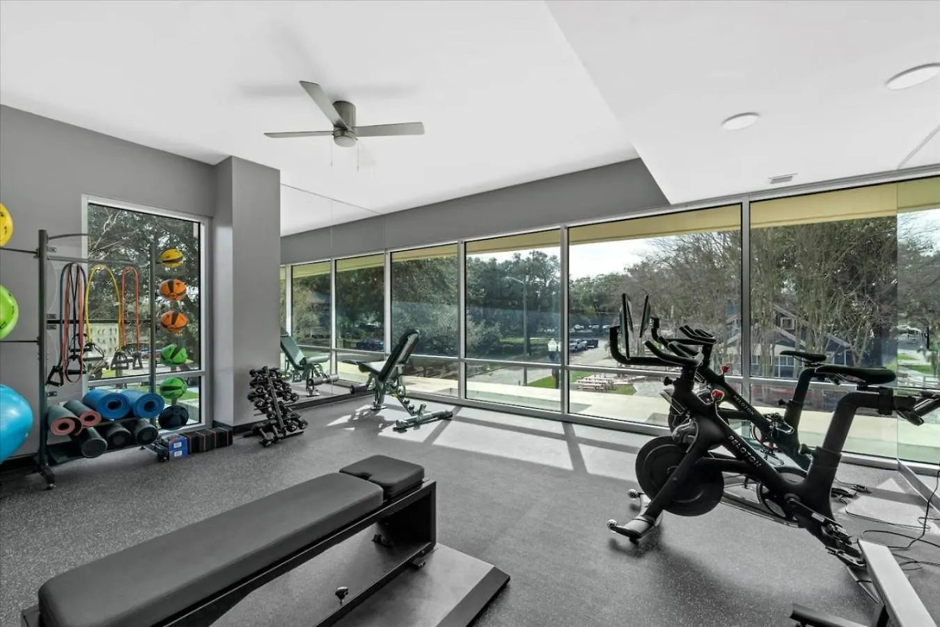 Modern 3 Bedroom Condo In Downtown W Free Parking Orlando 0*,  United States