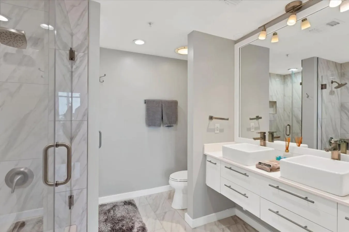 Modern 3 Bedroom Condo In Downtown W Free Parking Orlando 0*,  United States