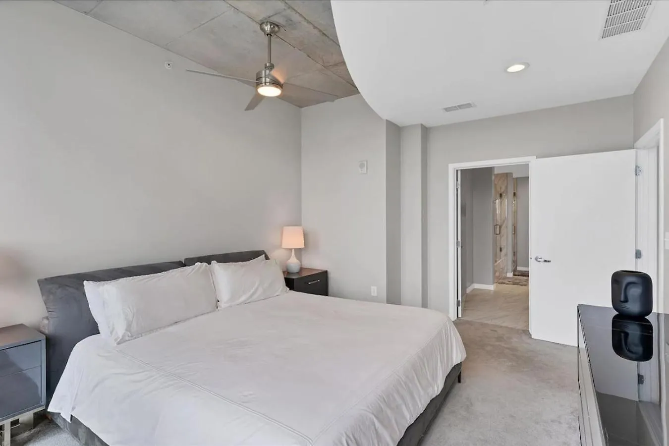 Modern 3 Bedroom Condo In Downtown W Free Parking Orlando 0*,