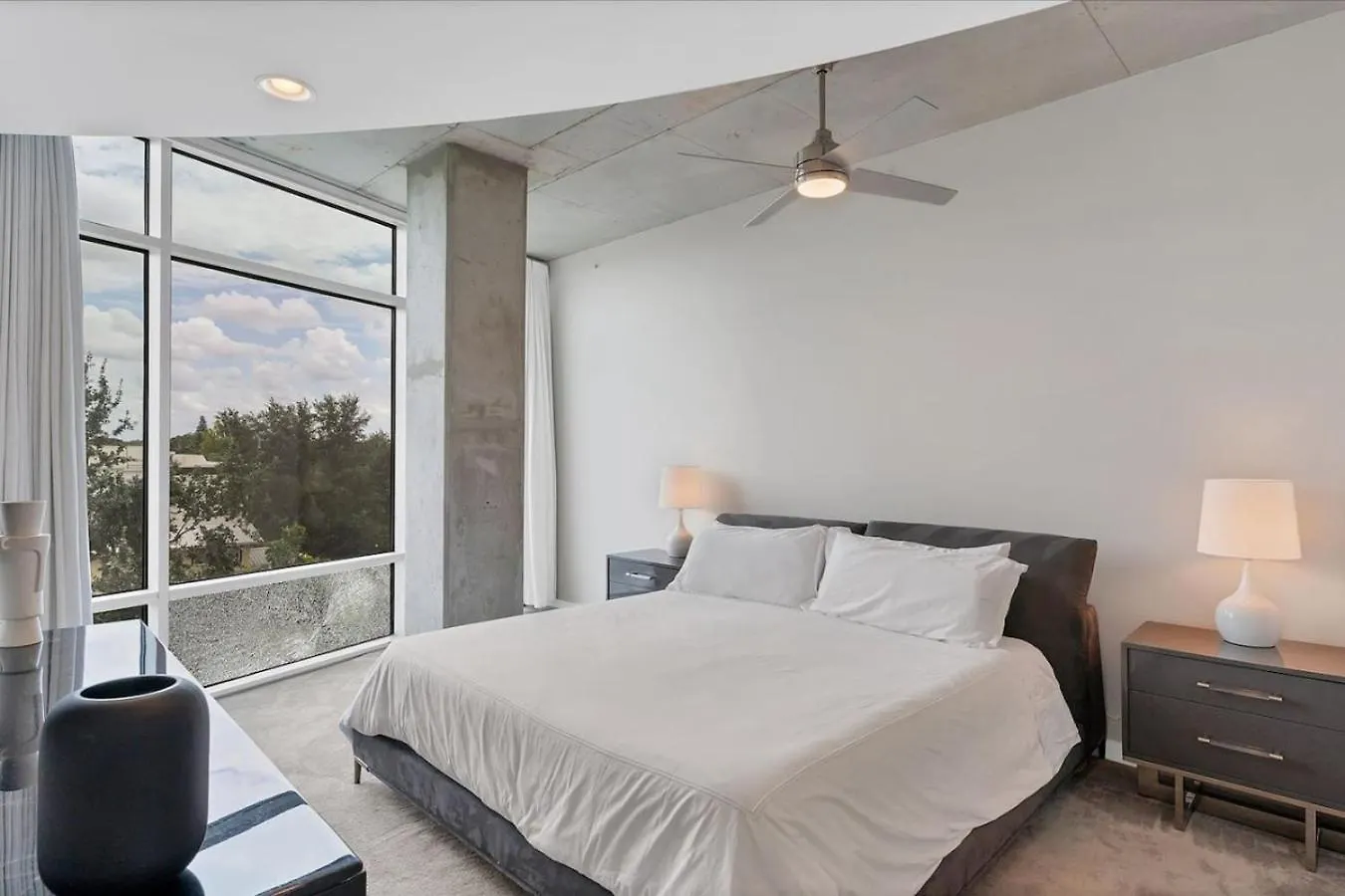 Modern 3 Bedroom Condo In Downtown W Free Parking Orlando