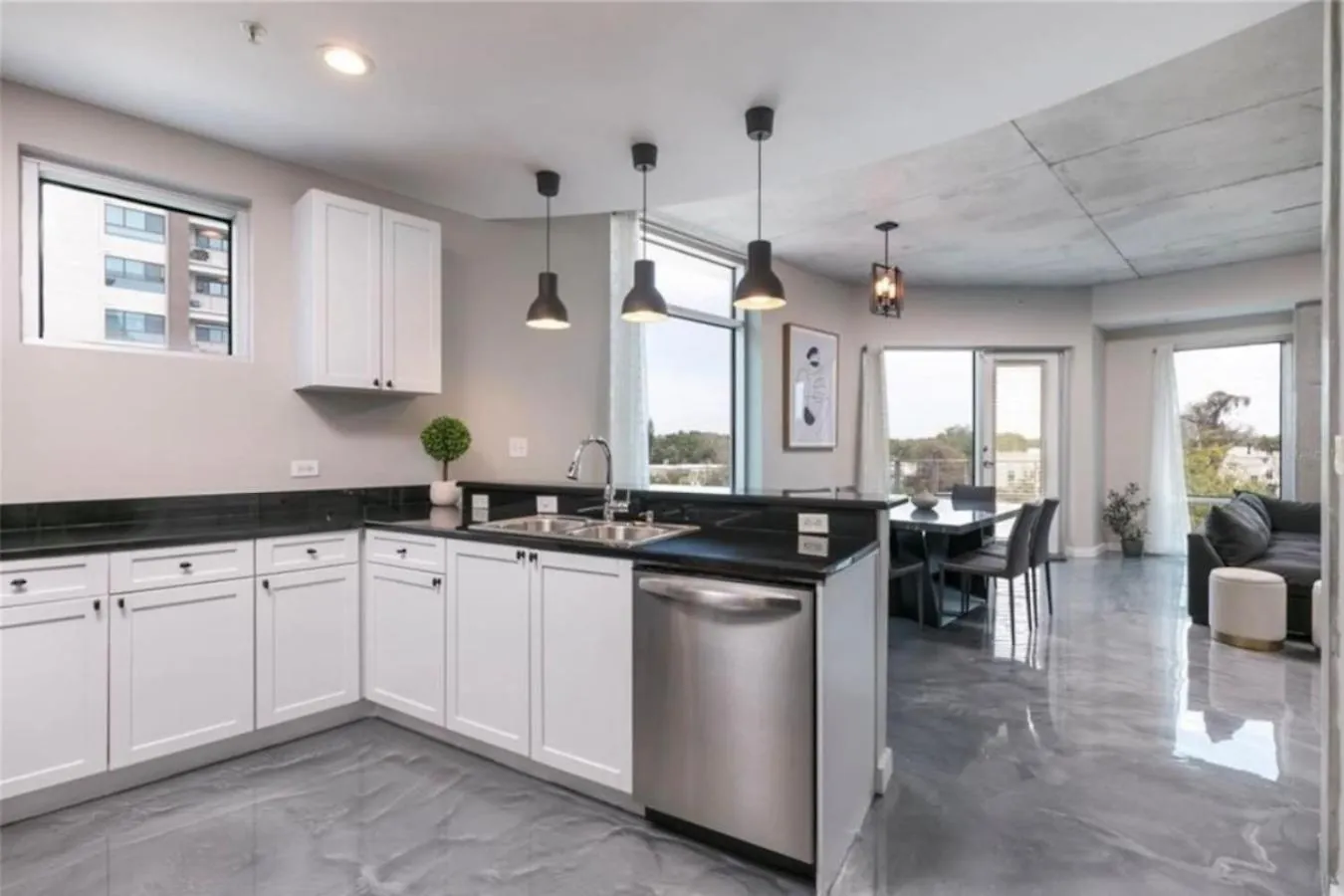 Modern 3 Bedroom Condo In Downtown W Free Parking Orlando Apartment