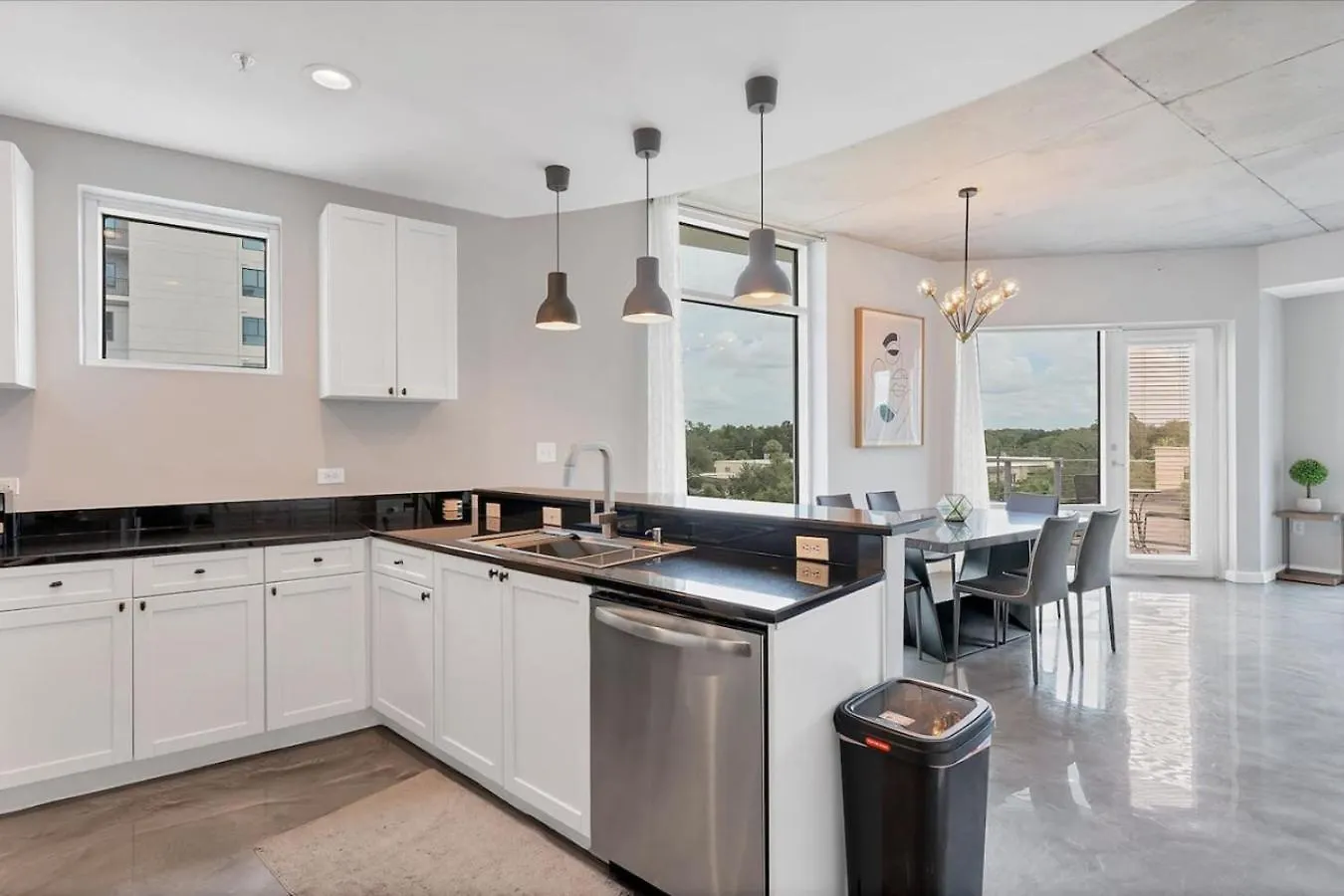 Modern 3 Bedroom Condo In Downtown W Free Parking Orlando Apartment