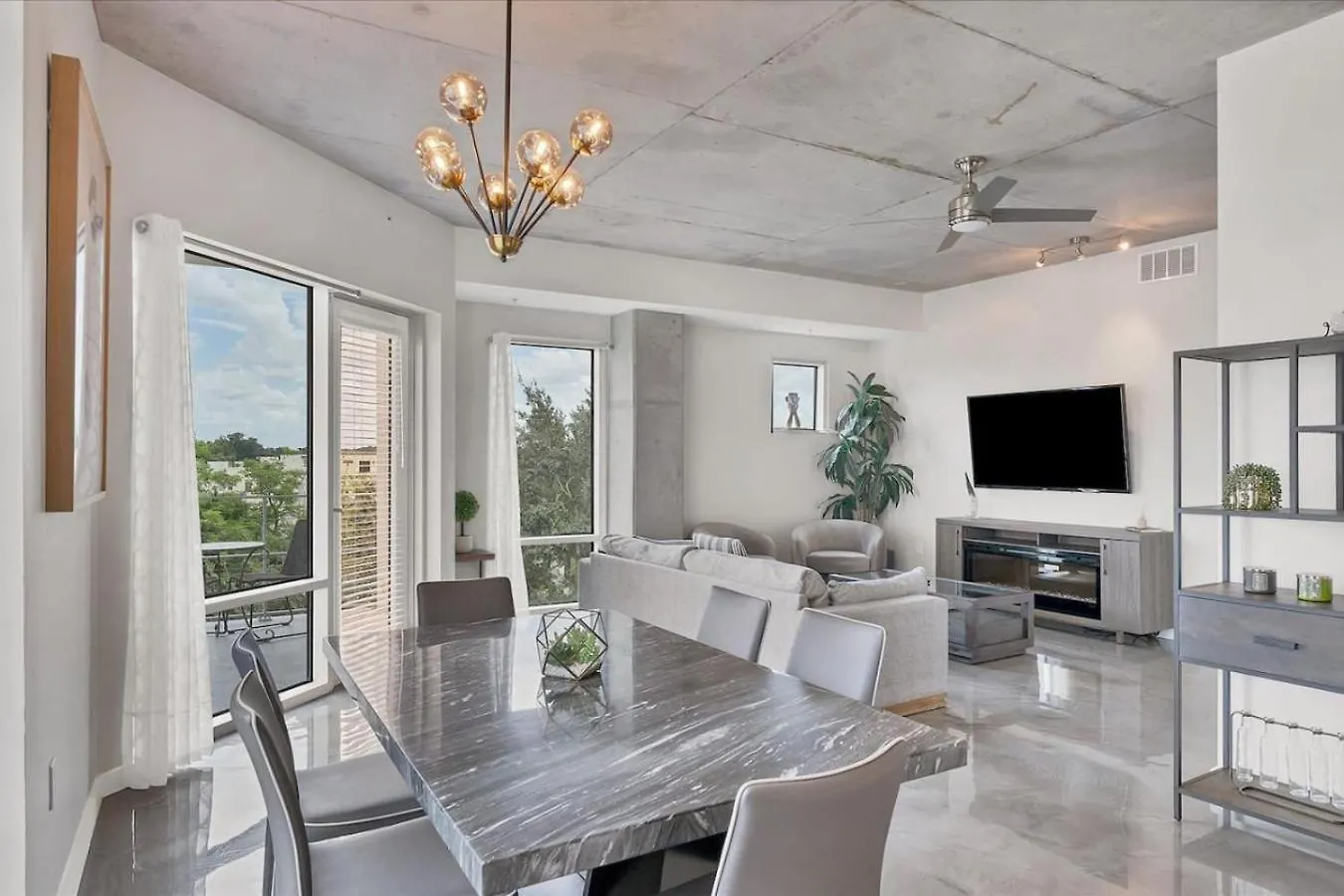 Modern 3 Bedroom Condo In Downtown W Free Parking Orlando